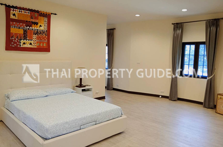 House with Private Pool in Nichada Thani 